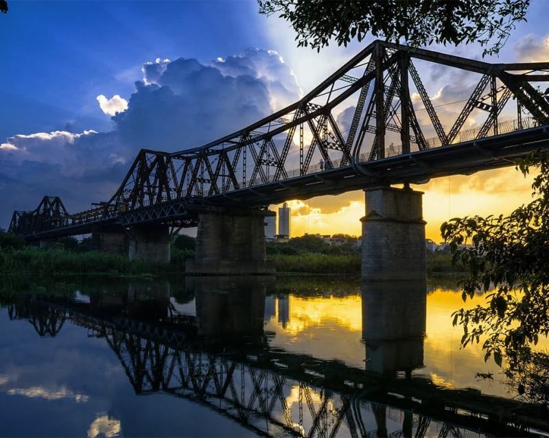 Cầu Long Biên – điểm hẹn hò thơ mộng