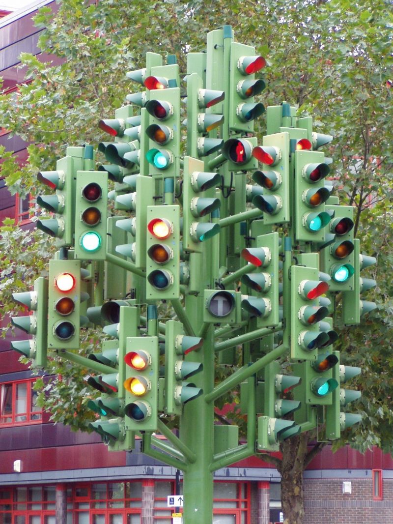 “Cây” đèn giao thông ở Canary Wharf, London