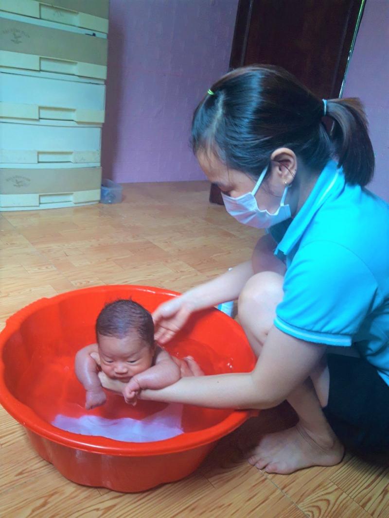 Chăm sóc mẹ và bé sau sinh tại nhà - Sunny care