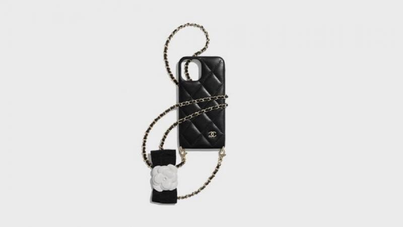 Chanel Lambskin & Gold-Tone Metal Black Case with Chain