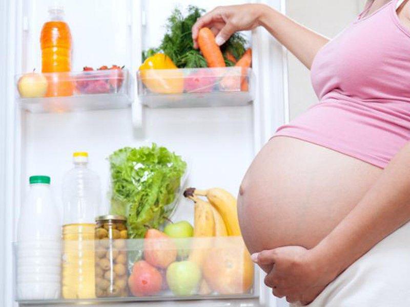 Mẹ bầu cần có chế độ ăn uống hợp lý