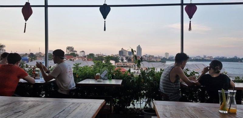 Chillhood - Rooftop Cafe & Bistro
