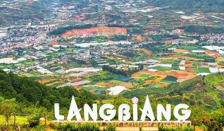Chinh phục đỉnh LangBiang cũng là niềm mơ ước của rất nhiều người