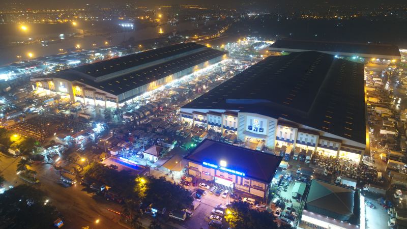 Sự nhộn nhịp của chợ Bình Điền về đêm