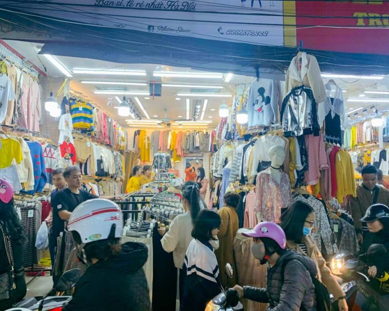 Chợ đêm ở Phùng Khoang