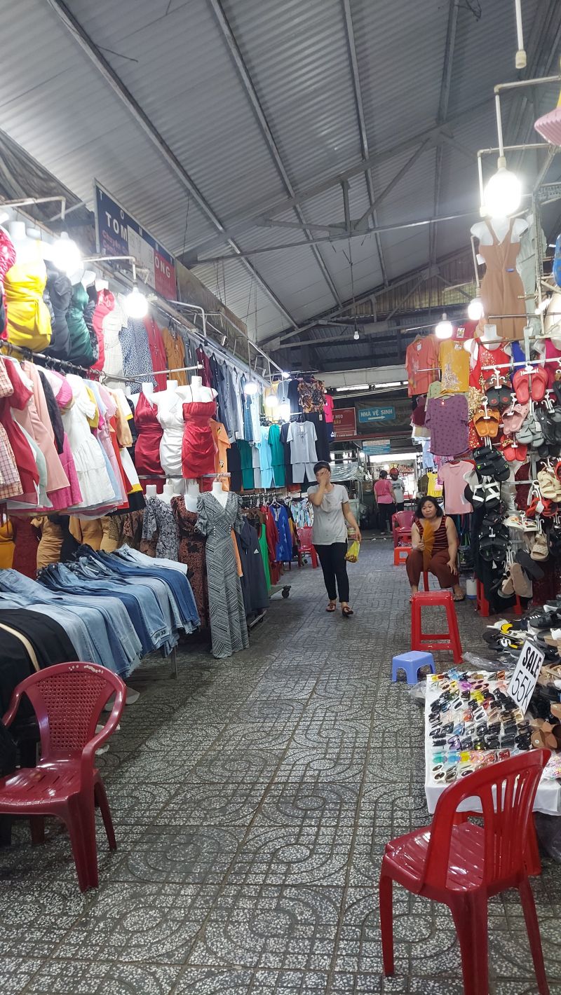 Chợ mua sắm Phạm Văn Hai
