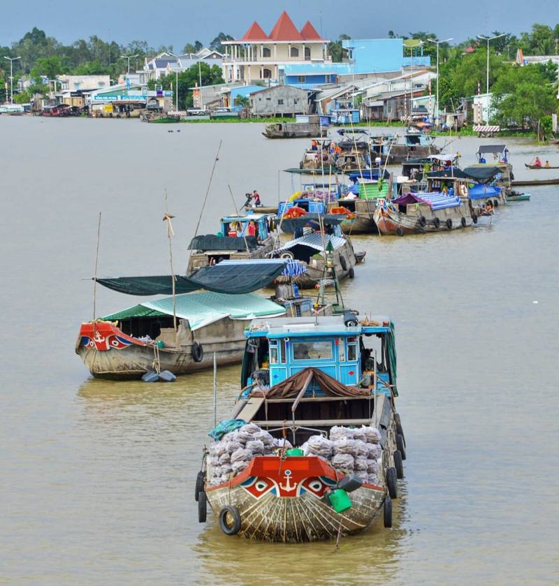 Chợ nổi Cái Bè nơi bảo tồn văn hóa sông nước