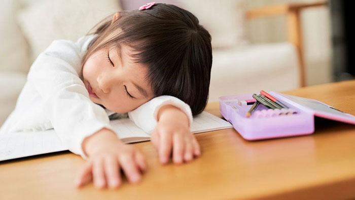 Bộ não của một học sinh lớp 6 sẽ chỉ còn là của một học sinh lớp 4 khi giấc ngủ bị thiếu đi một giờ