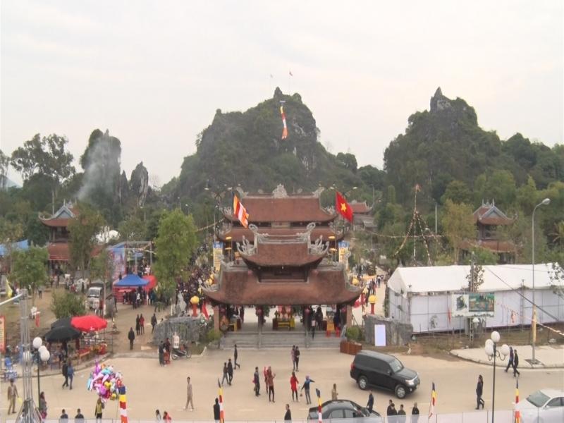 lễ hội Chùa Hang