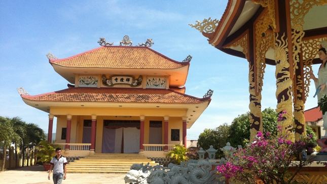 Chùa Long Thiền hay còn có tên gọi khác là chùa Cây Thị