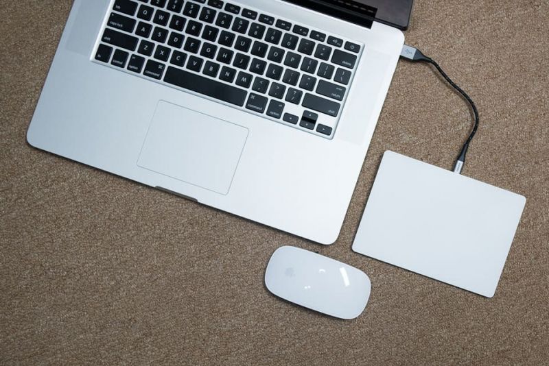﻿﻿Nếu bạn là một người dùng Apple và đang tìm kiếm một chuột máy tính không dây đáng tin cậy, chuột không dây của Apple là một sự lựa chọn tuyệt vời