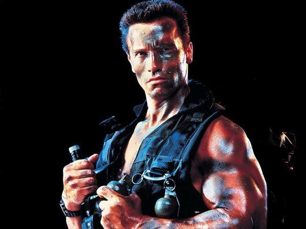tài tử Arnold Schwarzenegger trong phim Commando