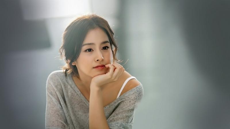 Con dâu quốc dân - Kim Tae Hee