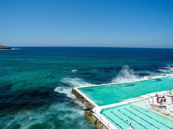 Bể bơi với kích thước Olympic này được xây dựng vào năm 1929 và là trụ sở của câu lạc bộ bơi mùa đông Bondi Icebergs