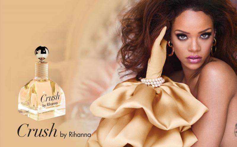 Rihanna quảng cáo cho sản phẩm của mình với hình tượng nữ tính dịu dàng