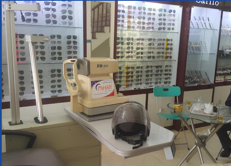 Cửa hàng kính mắt đồng hồ Ngọc Định