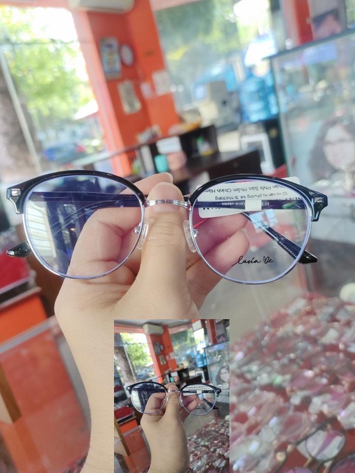 Cửa hàng mắt kính Sài Gòn ở Nha Trang
