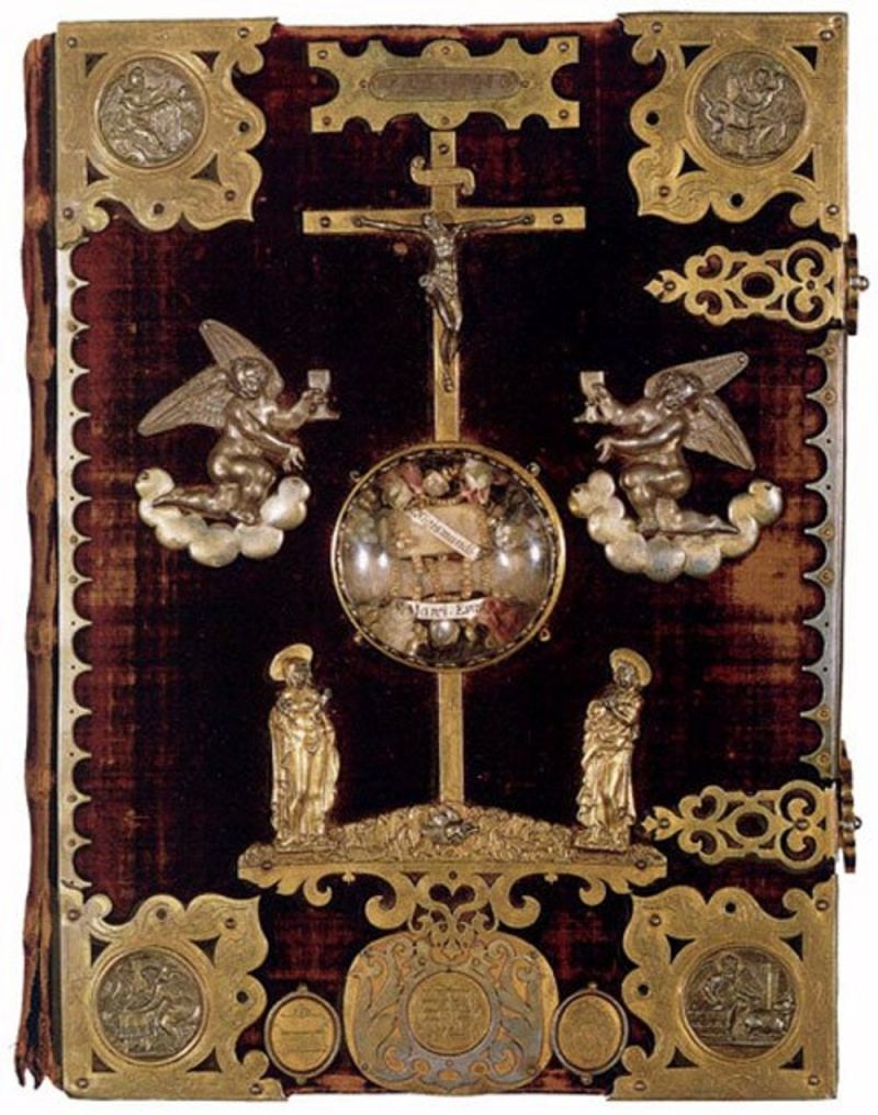Cuốn Gospels of Henry the Lion (11,7 triệu USD)