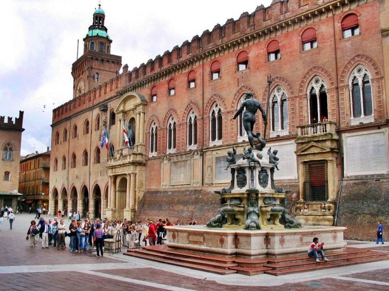 Đại học Bologna, Ý