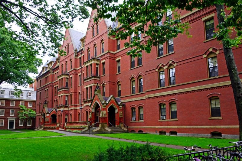 Một góc tuyệt đẹp trong khuôn viên Đại học Harvard