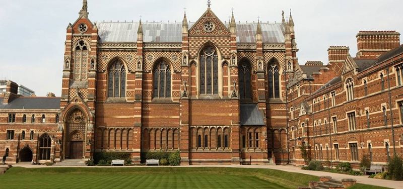 Đại học lâu đời nhất nước Anh