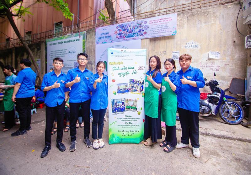 Sinh viên Đại học Văn hóa Hà Nội tham gia tình nguyện hè