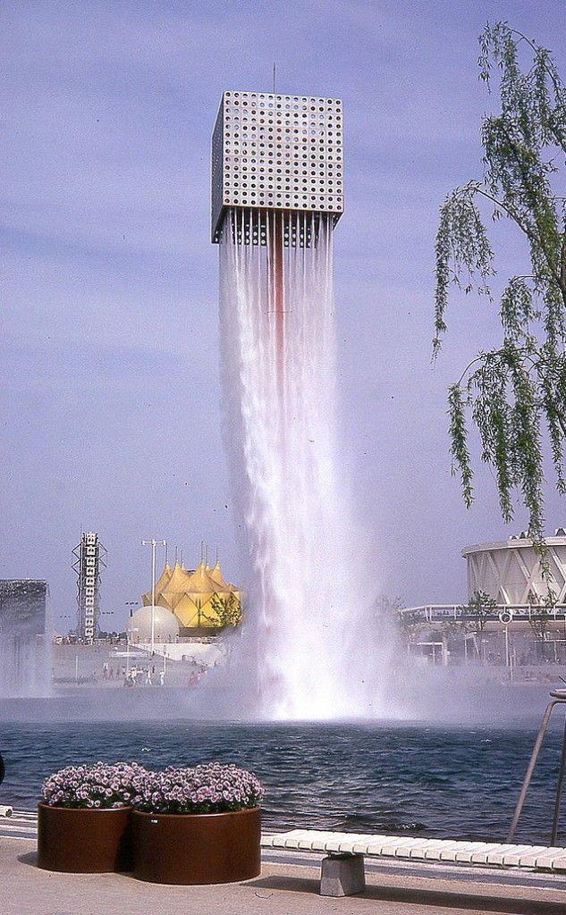 Đài phun nước Floating, Osaka, Japan