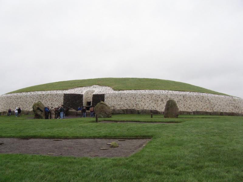 Đài tưởng niệm Newgrange