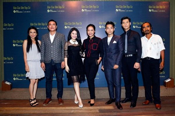 Phạm Hồng Phước và ekip dự buổi ra mắt phim