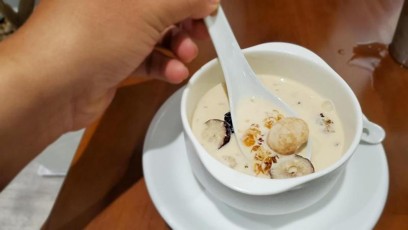 Đào Khô Tiềm Sữa - Yi Jia Dessert