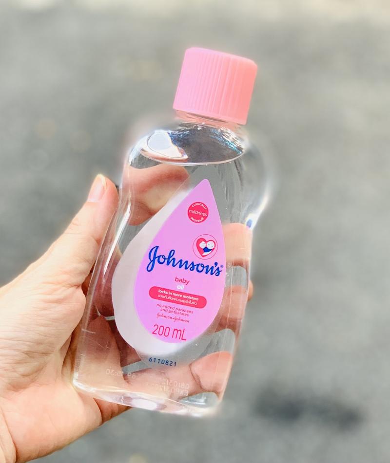Dầu mát xa dưỡng ẩm Johnson's baby oil pink