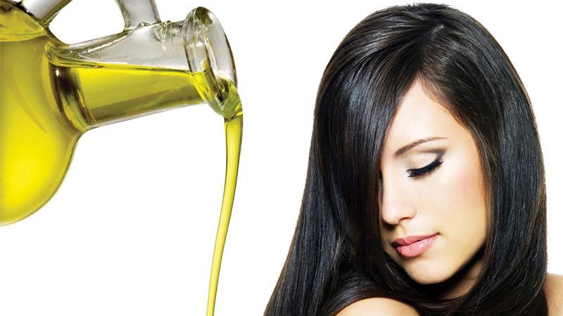 Dầu olive chứa nhiều axit béo và vitamin giúp bổ sung chất dinh dưỡng cho da đầu và nang tóc
