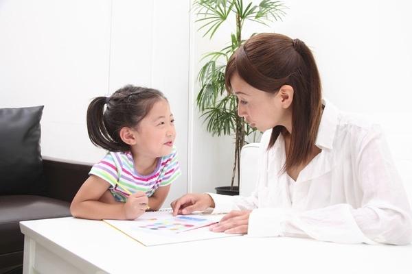 Cha mẹ Nhật dạy chữ cho con từ sớm