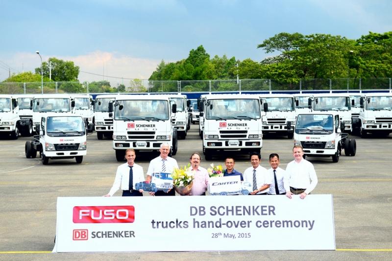 FUSO thực hiện lễ bàn giao lô xe tải đầu tiên cho DB Schenker