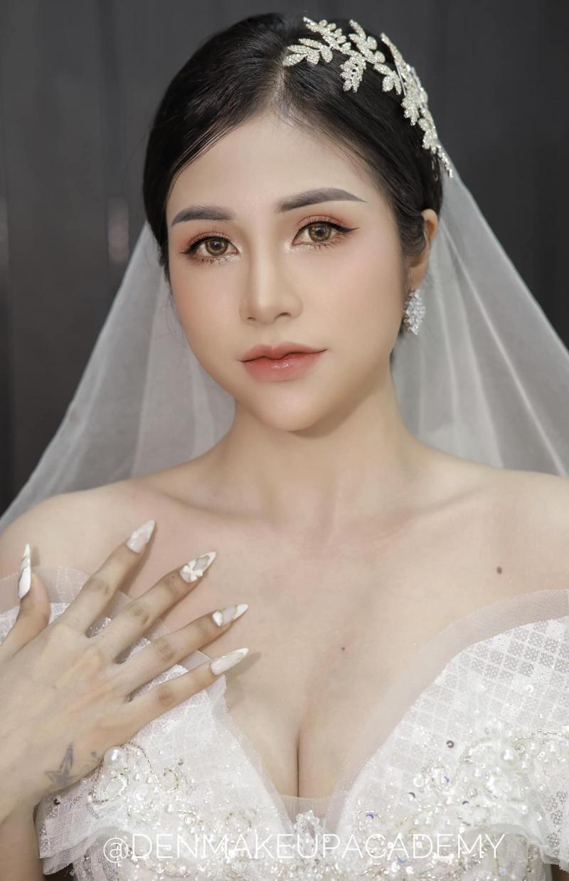 Đến Makeup Academy ( Bà Xã Wedding Dress)