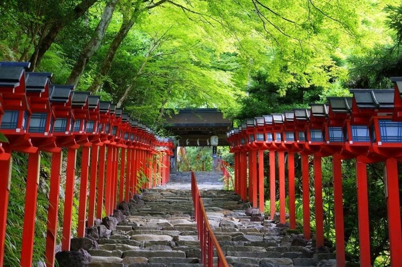 Đường lên đền Kifune