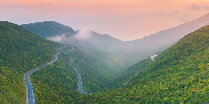 Đèo Hải Vân là một đèo nằm trên đỉnh núi Hải Vân, thuộc tỉnh Thừa Thiên Huế, miền Trung Việt Nam