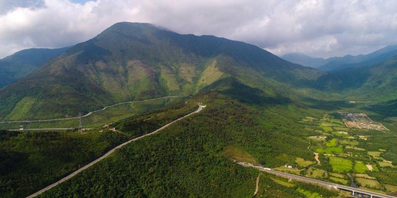 Đèo Ngang đã trở thành một điểm đến yêu thích của du khách muốn khám phá vẻ đẹp thiên nhiên đa dạng và trải nghiệm lái xe trên con đường hùng vĩ