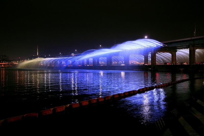 Đi dạo dọc bờ sông Hàn về đêm - một trải nghiệm tuyệt vời ở Hàn Quốc (Nguồn: Sưu tầm)