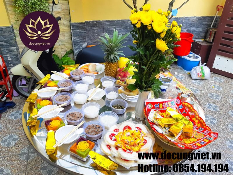 Dịch vụ đồ cúng khai trương của Đồ Cúng Việt mang đến lễ vật đầy đủ, trang trọng nhất, giúp cho buổi lễ khai trương của khách hàng diễn ra suôn sẻ, gặp nhiều may mắn.