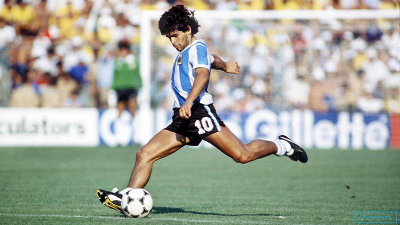 Những pha sút phạt của Diego Maradona