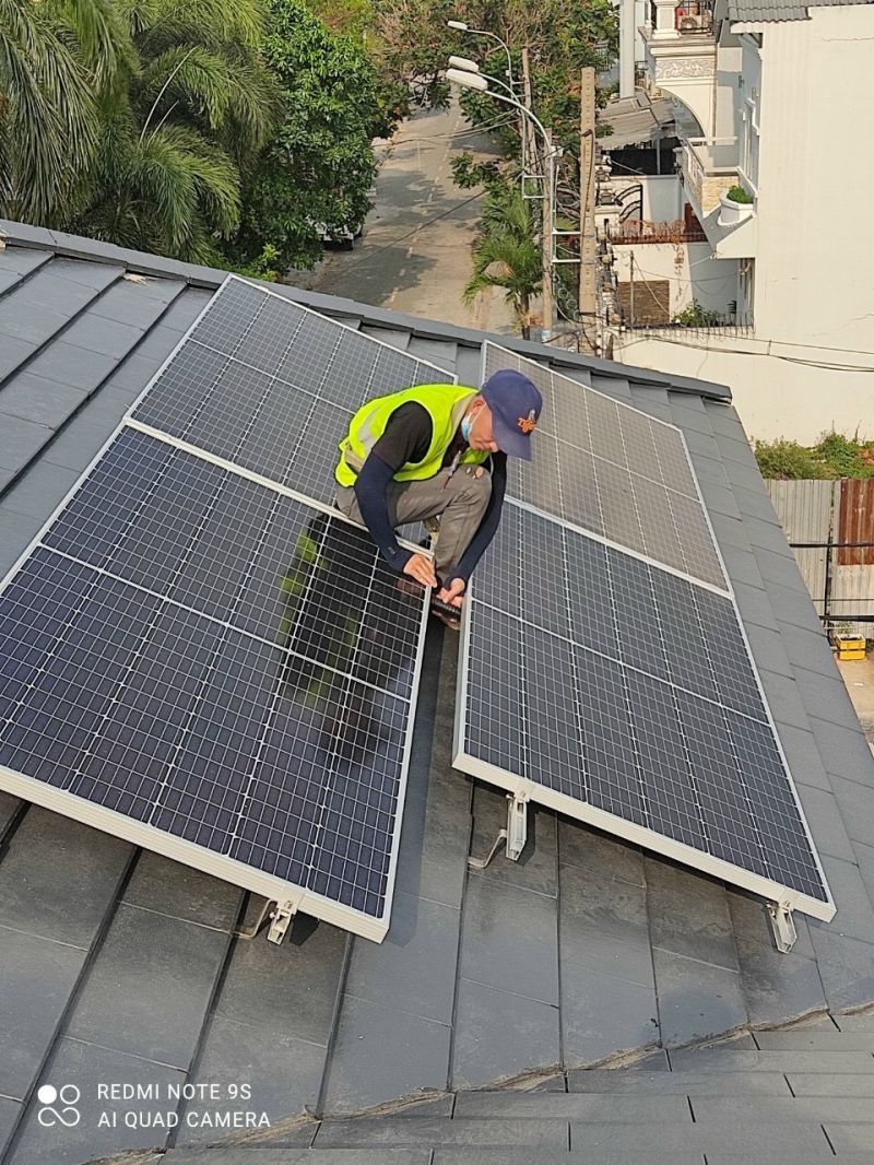 Công ty Cơ Hùng Phát chuyên cung cấp các sản phẩm hệ điện năng lượng mặt trời, đèn chiếu sáng năng lượng mặt trời và các phụ kiện solar