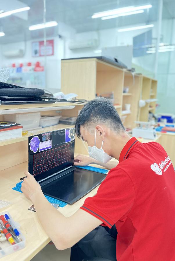 Điện Thoại Vui là trung tâm sửa chữa laptop có nhiều năm kinh nghiệm.