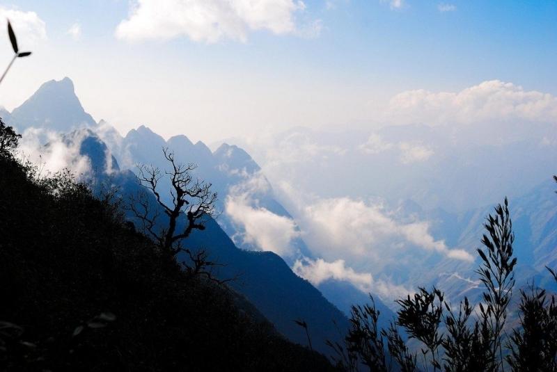 Đỉnh núi Fansipan - Lào Cai