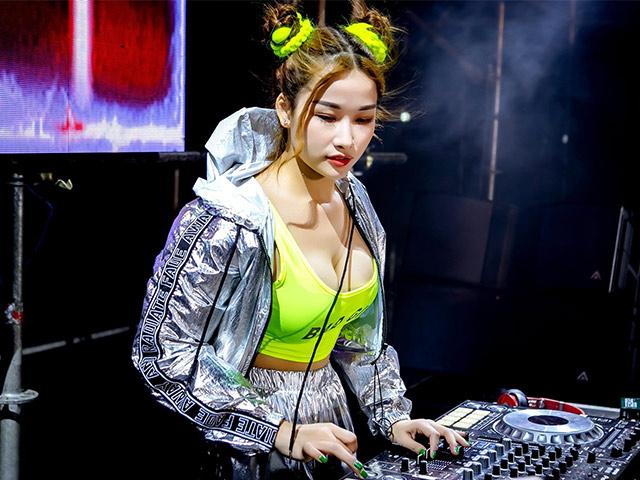 DJ King Lady