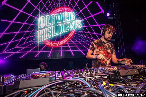 Oliver Heldens - DJ thế hệ 9x tài năng