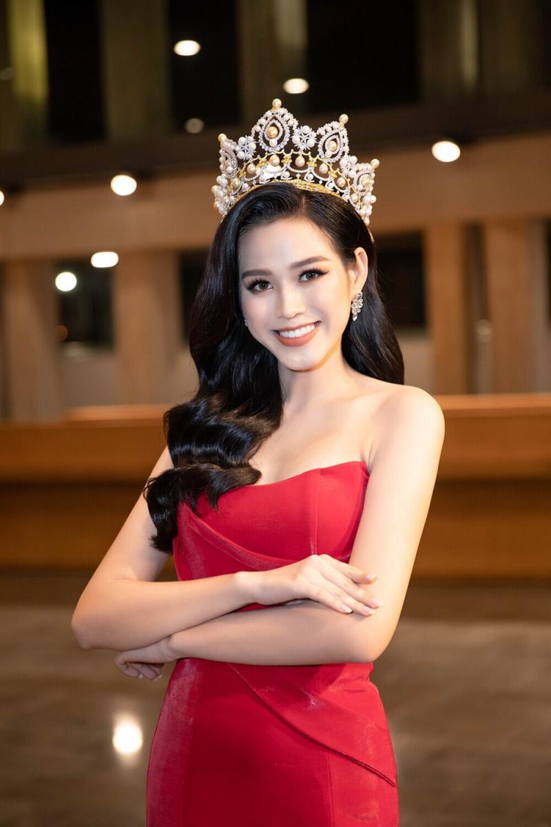 Sau khi giành ngôi vị Hoa hậu Việt Nam, Đỗ Thị Hà đã trở thành đại diện của đất nước tham gia các hoạt động quốc tế và gặt hái nhiều thành công