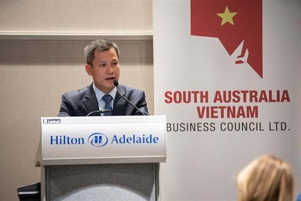Tổng lãnh sự Việt Nam tại bang New South Wales, bang Nam Australia và bang Queensland Nguyễn Đăng Thắng phát biểu tại diễn đàn. (Ảnh: TTXVN)