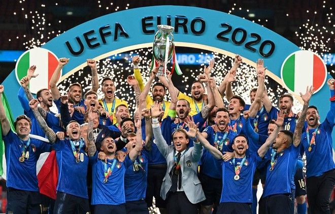 Đội tuyển Italia đánh bại đội tuyển Anh để giành ngôi vô địch EURO 2021