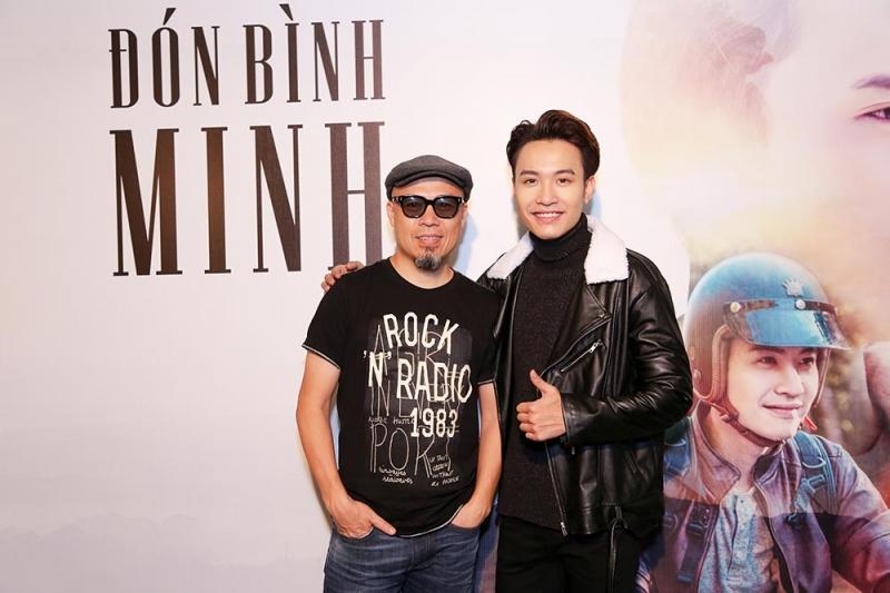 Nhạc sĩ Huy Tuấn và ca sĩ Phạm Anh Duy trong ngày ra mắt MV